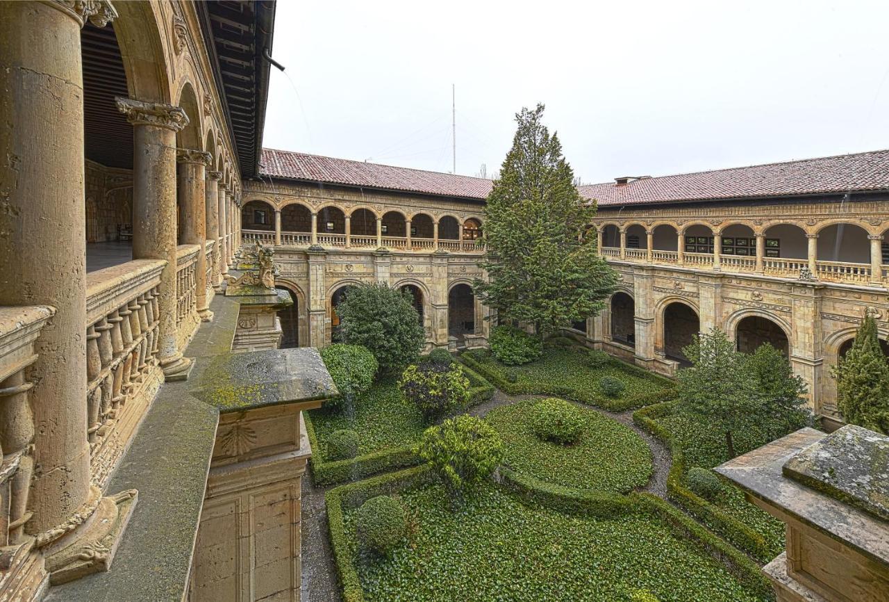 Parador De Turismo De Leon Exterior photo